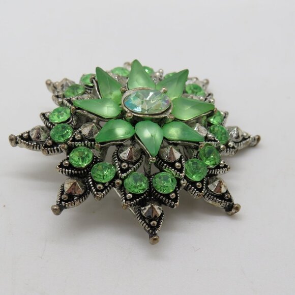 Vintage Green Frosted Rhinestone Starburst 1.5" Brooch Clear Center Silver Tone - Picture 6 of 10